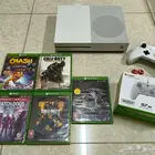 XBOX S نظيف جدا مع أشرطة ألعاب أصليه