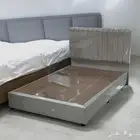 سرير للبيع جديد ب 300
