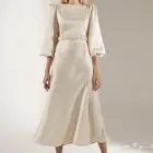فستان ساتان من Betty   Sam