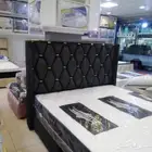 سرير مع مراتب لحافات شراشف و مخدات