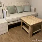كنبه و طاوله
