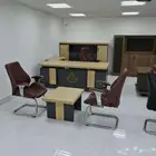 طقم اثاث مكاتب حق مدير كبير مودرن فخم مع كراسي ودولاب مكتبي
