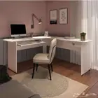 طاولة دراسة وكمبيوتر