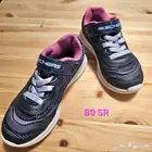 شوزات أطفال مستعمله نظيفه