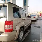 جيب شيروكي ليبرتي ذهبي 2011