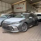 تويوتا كامري E سعودي بنزين ب 61.525 الف دفعتين
