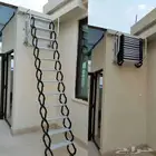 سلم حائط قابل للطي