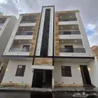 شقق علويه بدرج داخلي للسطح الخاص