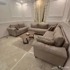 كنب 4 قطع مع طاولتين وزوليه