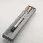 قلم باركر 88 ريالتو   اللون الفضي بتطعيمات سوداء وذهبية