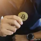 بتكوين معدني مطلي بالذهب btc