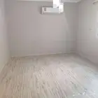 للايجار شقة عوائل بسعر45000 سنويا حي المونسية-عرض رقم H1412