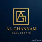 مصممة احترافية وسريعه