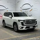 لاندكروزر GXR رقم 3 دبل بنزين 2023 ممشى 51 الف كيلو