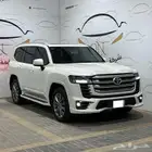 لاندكروزر GXR رقم 3 دبل بنزين تماتيك 2023 ممشى 51 الف كيلو