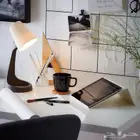 مصباح مكتب من آيكيا مثل الجديد