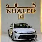 كامري E موديل 2025 كيشها والا قسطها لدى خالد للسيارات