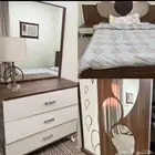 غرفة نومة كامله للبيع ومكنسة كهربائية