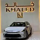 كامري E موديل 2025 كيشها والا قسطها لدى خالد للسيارات