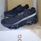 شوز اون كلاود