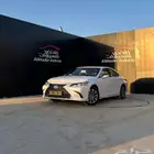لكزس ES 250 AA 2025 لدى شركة عبدالمجيد الخضر