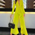 بدلة بيضاء فخمة