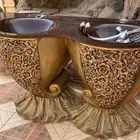 مغسلتين مع خلاطهم ومرايه بنفس الشكل