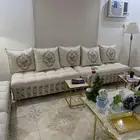 كنب مجلس ابيض نظيف