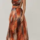 فستان سهرة فاخر للبيع مع الفاتورة الأصلية