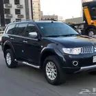 للبيع سيارة جيب باجيرو 2012