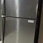 ثلاجه LG الفريزر حاله ممتازه الجزء السفلي تبريد خفيف