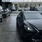 سياره مع سواق بالساعه لكزس ES