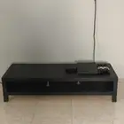 طاولة تلفزيون
