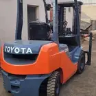 للبيع رافعة شوكية تويوتا 2.5 طن
