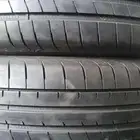 2 حبتين مستخدم نضيف جودير مقاس الكفرات 245 45 20