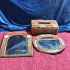 تراثيات قديمه مراة وعلبه مناديل