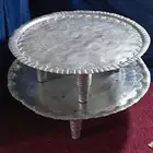 طاولات معدن قديمه منقوشه