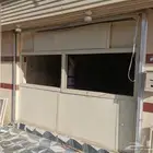 باب المنيوم للبيع مع ارفف و رخام