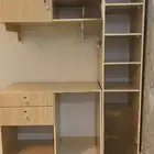 مكتب خشب ماليزي نظيف للبيع