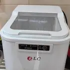 صانعة مكعبات الثلج ميكرويف مستخدم نظيف..