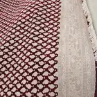 سجادة فاخرة باللون البيج والعنابي نظيفة جدا مقاس 2 5 3.5