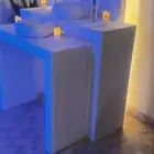 طاولات استقبال للايجار واستاند بالاضاءه