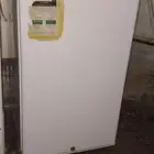 ثلاجة صغيرة
