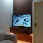 شيبورد مع رف للشاشه مع الإضاءة