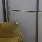 اثاث فرن وثلاجه وطاولات سراميك حبه كبيره و3 صغار وكنبه علئ