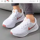 جزمه جديده بكرتونه ماركه نايك المقاس 43