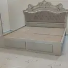 سرير للبيع