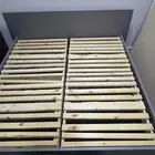 سرير بحالة جيدة بدون مرتبة