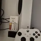 اكسبوكس جديد و نضيف معه كل شي معه يد و الشحن 900ريال