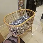 سرير أطفال من الخيزران   نظيف وبحالة ممتازة